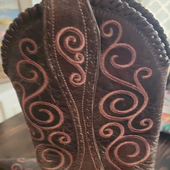 Ariat Brown Textured Boots - Picture 4 of 8